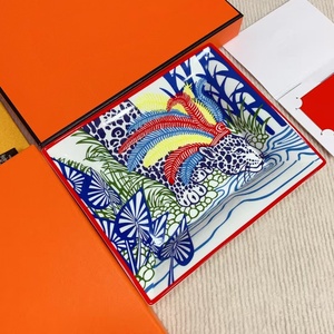 Cendrier en céramique artistique portable en forme d'animal, quatre ouvertures, base rouge, décoration pour la maison, le restaurant, le bar, le bureau - Product Image 1