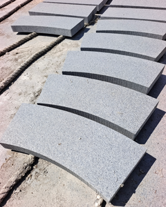 Dalles et carreaux en granit noir sésame gris foncé G654 de Chine, marches, tailles personnalisées, design moderne pour l'extérieur, finition flamme - Product Image 3