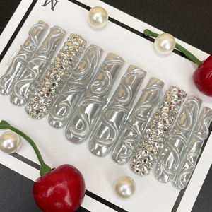 Uñas postizas adhesivas reutilizables diseñadas con puntas de uñas de cobertura completa Arte de uñas artificiales 10PCS Encantos Decoración Manicura - Product Image 5