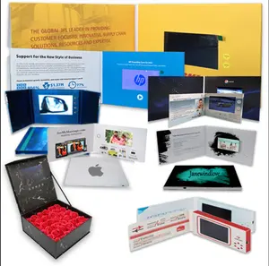 Merk promosi hadiah inci layar lcd video brosur putih kustom lcd kartu pos video mailer untuk iklan pernikahan pemasaran