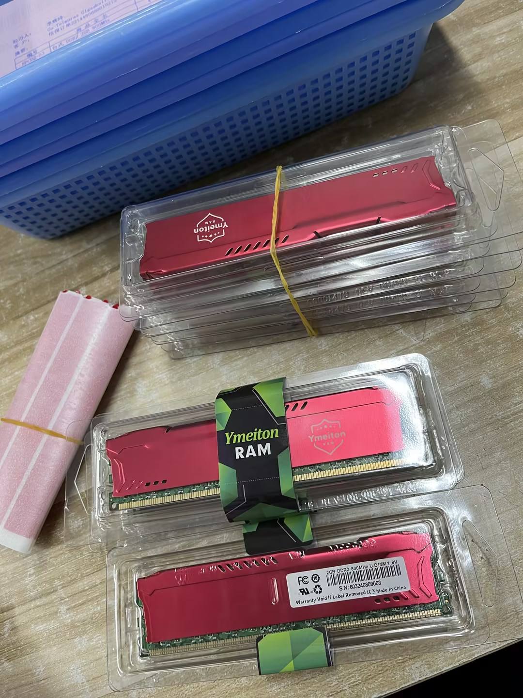 ฝาครอบครีบระบายความร้อนพร้อม DDR2 2GB เพิ่มเติม