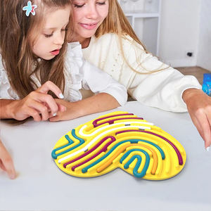 Jouet sensoriel personnalisable en forme de cœur en silicone de qualité alimentaire, 12 cordes, casse-tête, anti-stress pour enfants et adultes, 10*12,5 cm - Product Image 1