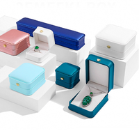 Coffret Cadeau de Luxe Personnalisé Fait Main en Carton Rigide Aseptique pour Bijoux, avec Lamination Mate, Gaufrage 2mm et Estampage à Chaud Élégant