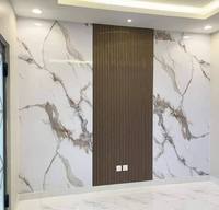 Dalles de marbre PVC haute brillance à installation facile, panneaux muraux UV, feuilles de faux marbre personnalisables pour la maison, l'hôpital, le salon, le hall