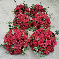 Fournitures de mariage Centre de table Boule de fleurs artificielles rouges avec vase en verre transparent Ensemble pour la décoration de table de banquet de mariage