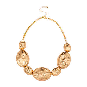 قلادة هندسية بنمط معدني عبر الحدود الأوروبية الأمريكية ، قلادة فاخرة أنيقة بسيطة بتصميم مبالغ فيه - Product Image 5