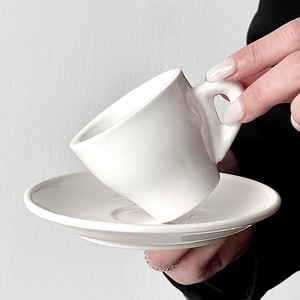 Vente en gros <span class=keywords><strong>bon</strong></span> prix Tasse promotionnelle LOGO personnalisé tasse en céramique lettrage impression couleur unie tasse à café hôtel simple - Product Image 3