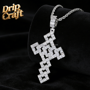 Pingente de Cobre Banhado a Ouro com Zircônia e Cruz, Pode Ser Encaixado em Corrente de Pedra Única, Unissex - Product Image 4