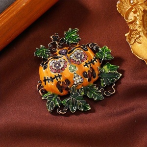 Broche Citrouille en Strass Amusante pour Halloween, Corsage Unisexe Hiver - Product Image 5