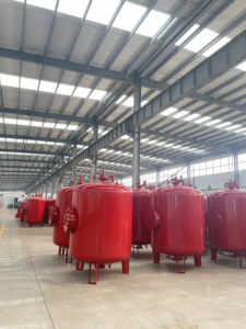 Tanque de Espuma para Combate a Incêndios com Preço de Fábrica, Tipo Vertical de Proporção de Pressão, Pressão de Trabalho de 0.6-1.2 MPa, Aço Carbono - Product Image 2