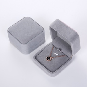 Ready to Ship Multicolor High End Velvet Pendant <b>Box</b> Packaging Wholesale Velvet Necklace <b>Box</b> Simple square Shape 7x7x4cm - Product Image 3