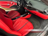 Vente en gros d'usine, housses de siège de haute qualité pour remplacement de sièges Ferrari avec cuir rouge