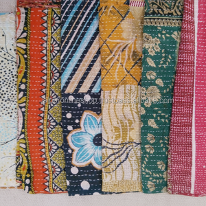 Étole réversible Kantha indienne faite à la main motif brodé cousu par Artisans - Product Image 1