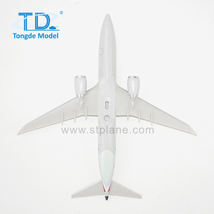 Modèle d'avion vintage Tongde American <span class=keywords><strong>B737</strong></span> MAX <span class=keywords><strong>8</strong></span> 1/200 20cm en plastique ABS avec couleur personnalisable et design minimaliste moderne - Product Image 5