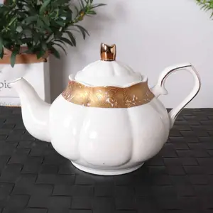 皇家风格优雅的 teaware 迪拜阿拉伯金色瓷茶壶为餐厅