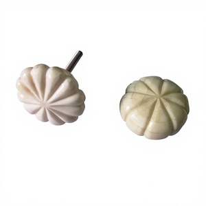 Poignées et Boutons de Meuble Faits Main en Os de Buffle Naturel en Forme de Fleur – Décoration Traditionnelle Durable pour Tiroirs et Armoires - Product Image 2