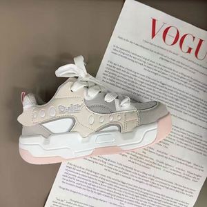 Zapatillas deportivas casuales de plataforma gruesa estilo Hong Kong, de moda y versátiles, para parejas, hombres y mujeres - Product Image 1