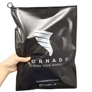 Benutzer definierte schwarze PVC-Kleider tasche Kunststoff-Reiß verschluss tasche, wieder verwendbare, gefrostete, benutzer definierte Verpackungs taschen für Kleidung