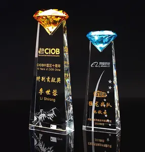 Trofeo de premio de cristal con forma de diamante grabado y logotipo personalizado