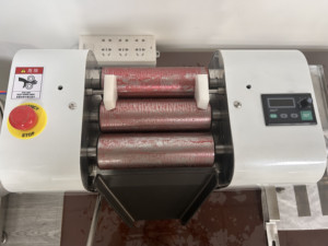 เครื่องโม่ลูกกลิ้งโลหะสามม้วนสำหรับทาสีเคมีทำจากสเตนเลสสตีลใช้ในห้องปฏิบัติการ - Product Image 4