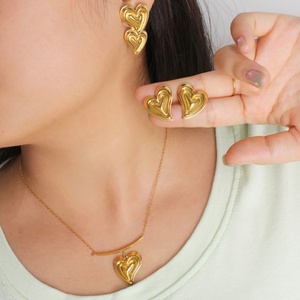 Pendientes Impermeables de Acero Inoxidable, Chapados en Oro, con Forma de Corazón, Hipoalergénicos, Pulidos, a la Moda para Mujer, Uso Diario, San Valentín - Product Image 2