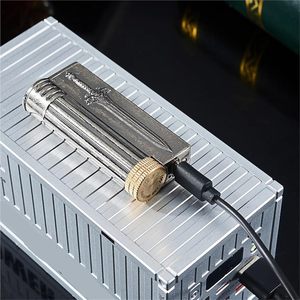 Nuevo Encendedor de Gas y Petróleo con Carcasa Metálica en Relieve, Ecológico, Resistente al Viento, Diseño Minimalista, Regalo Promocional, Caja de Regalo, Venta al Por Mayor, Personalizable - Product Image 3