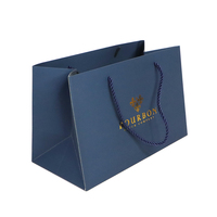 Sac cadeau en papier kraft pour chaussures avec logo personnalisé par estampage à chaud et sérigraphie, poignée en ruban, jetable