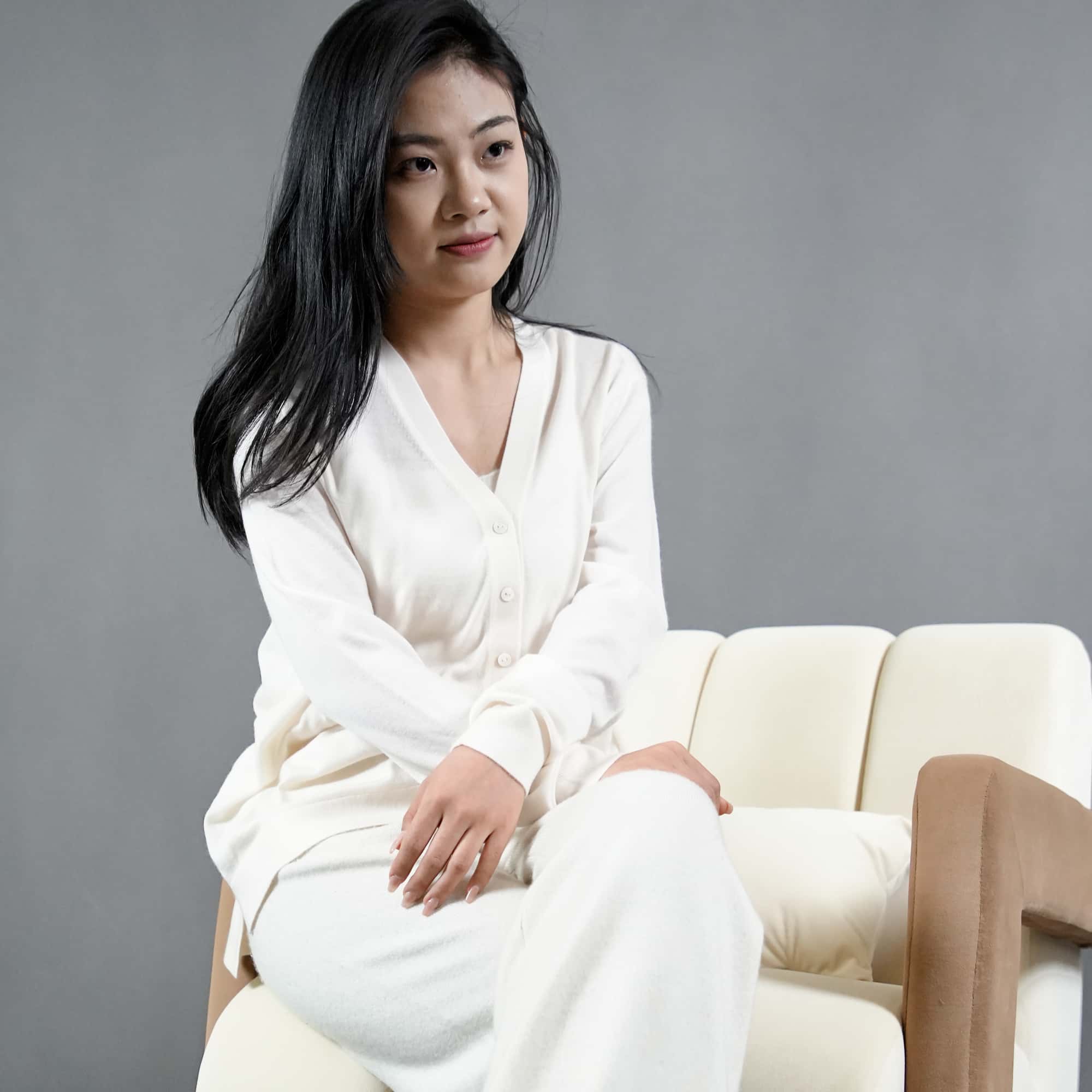 100% Cashmere Winter Fabric Exquisite Texture Delicate Smoothness from Tightly Interwoven Fibers