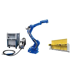 焊接工作站YASKAWA AR2010工业机械臂，带机器人定位器和MEGTMEET焊机，用于汽车工艺制造