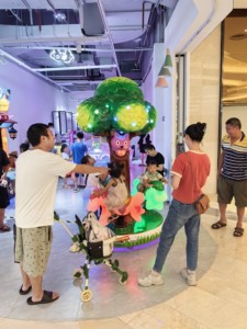 M Sky 3 chỗ ngồi trong nhà trẻ em sợi thủy tinh Carousel đi xe trên Merry-GO-Round đồng tiền hoạt động <span class=keywords><strong>Kiddie</strong></span> Rides cho bán hàng trò chơi sân chơi - Product Image 5