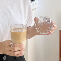 Cangkir Tumbler kaca bergaris klasik, dengan sedotan dan tutup sederhana garis cangkir kopi cangkir es teh 350ml