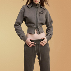 Set Due Pezzi Personalizzato da <span class=keywords><strong>Donna</strong></span>: <span class=keywords><strong>Felpa</strong></span> Corta <span class=keywords><strong>con</strong></span> <span class=keywords><strong>Zip</strong></span> Vintage e Pantaloni a Zampa in Puro Cotone 100% Tinta Unita Effetto Acid-Washed - Product Image 6