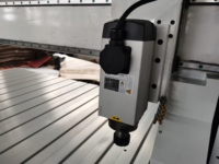 Fresadora CNC de un solo husillo ZHONGKE 1325 para grabado y corte de puertas de muebles