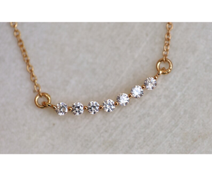 Collier en or massif 14 carats de qualité supérieure avec pendentif en forme de barre incurvée serti de diamants, bijou minimaliste délicat, cadeau pour elle, anniversaire de mariage - Product Image 2