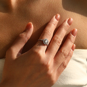 Anillo de Compromiso de Plata 925 con Diamante de Corte Ovalado, Chapado en Rodio, Engaste Pavé, Joyería Fina Clásica para Mujer - Product Image 6
