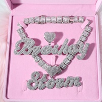 Collier plaque signalétique glacé coeur amour CZ pendentif initial bijoux de fête bling de luxe avec pierre de zircon personnalisée de grande taille