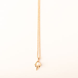 Collar de Acero Inoxidable Chapado en Oro de 18K de Diseño Original con Colgantes de Perlas Huecas Redondas Accesorio de Moda para Mujer - Product Image 5