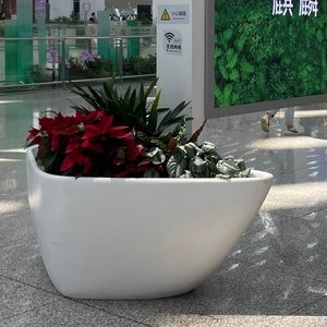 Jardinières en FRP blanches irrégulières - Pots à fleurs robustes en résine et <span class=keywords><strong>fibre</strong></span> <span class=keywords><strong>de</strong></span> <span class=keywords><strong>verre</strong></span> pour la décoration commerciale et domestique - Product Image 1