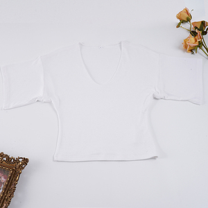 Camiseta de Manga Corta con Cuello en V para Mujer, Color Sólido, Cintura Ajustada, Estilo Casual con Tela Suave y Elástica para la Moda de Verano - Product Image 6