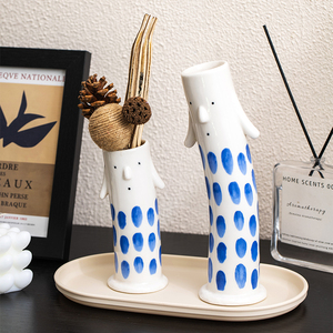 <span class=keywords><strong>Vaso</strong></span> di fiori in ceramica carino fatto a mano <span class=keywords><strong>con</strong></span> un Design unico del viso per l'arredamento della casa e la disposizione del <span class=keywords><strong>vaso</strong></span> da tavolo da matrimonio