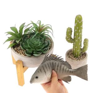 سمكة سنابر سوداء اصطناعية بطول 24 سم من البولي يوريثان، سمكة محاكاة للديكور المنزلي وحفلات الكريسماس - Product Image 4