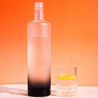 Bouteille en verre de gravure à l'acide givrée personnalisée pour rhum/liqueur Tequila Gin avec n'importe quelle couleur Articles de qualité supérieure fabriqués à la main