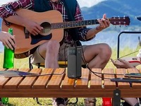 Power Bank Premium 140W Hadiah Perusahaan IT Tahan Banting Pengisi Daya Cepat untuk Perjalanan Bisnis 20000mAh Logo Kustom Grosir untuk Perusahaan