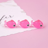 Miniature de maison de poupée, poupée elfe, mini poisson de plage en résine, modèle de jouet DIY pour la décoration de maison de poupée (brillant la nuit)