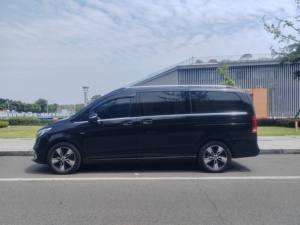 MPV de luxe d'occasion <span class=keywords><strong>2021</strong></span> V260 2.0T Turbo Édition Premium 7 places Portes électriques Propulsion arrière Exécutif En stock <span class=keywords><strong>Mercedes</strong></span>-Benz Classe V - Product Image 3