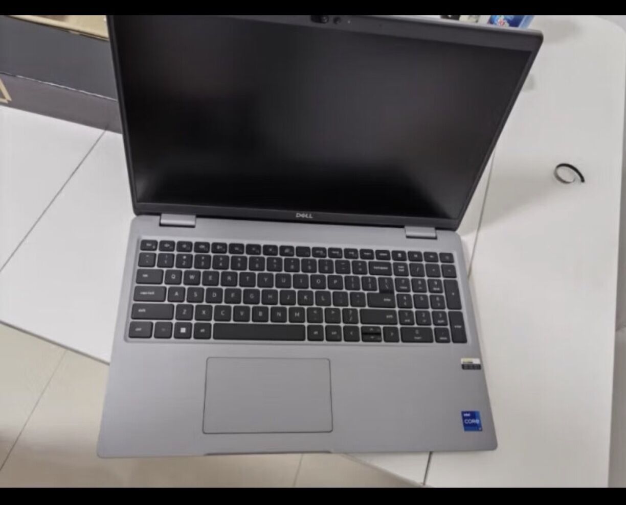 極美品　DELL Precision 3581 Core i5 13600H Amazon.com: Dell Precision 3581 Workstation Laptop (2023) | 15.6