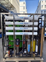 Instalasi Desalinasi RO 1T/H 1000LPH Sistem Pemurnian Air Reverse Osmosis dengan Kontrol PLC untuk Pabrik Air Mineral