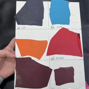 น้ำหอมปรับอากาศในรถยนต์ Xiang Xun หนังแท้ กลิ่นหอมติดทนนาน หรูหรา กลิ่นอโรมาเธอราพี ใช้งานได้นาน 120-180 วัน - Product Image 3