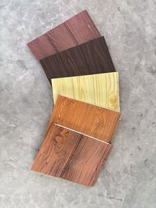 Material de Construcción Verde Revestimiento de metal certificado Paneles de metal en relieve resistentes al fuego Texturas de imitación de <span class=keywords><strong>madera</strong></span> 3D - Product Image 4