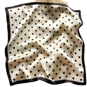 Pañuelo Cuadrado Pequeño de Seda de Morera Auténtica Beige con Estampado de Puntos [Polka Dot] para Mujer, Estilo Vintage, para Primavera, Otoño e Invierno, Combinable con Todo, Venta al Por Mayor - Product Image 5